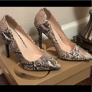 Charlotte Russe Beige animal print pump